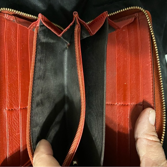 Gucci Zipper Red Wallet w/box - Picture 8 of 11